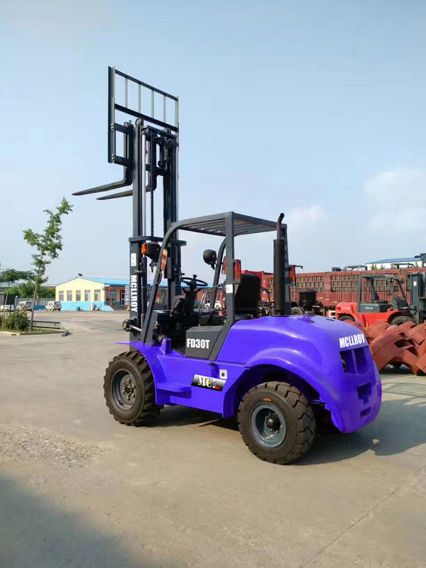 Heavy-Duty Diesel Four-Wheel Drive Forklift Truck Tire Type Air / Solid